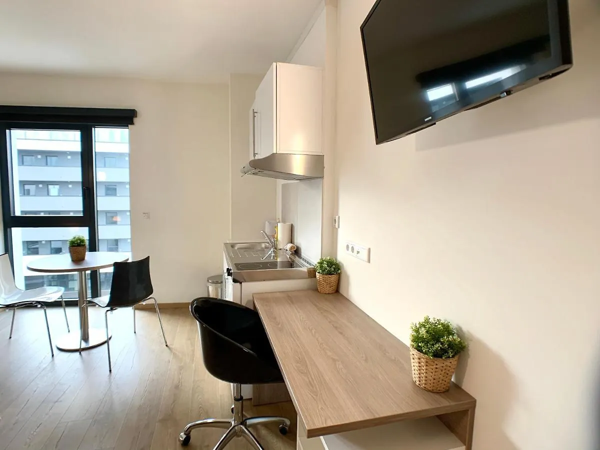 アパート SanemFully Furnished Studio - City Center Belvalアパートメント ルクセンブルク